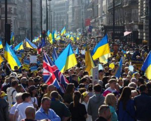 Українцям скасують роумінг у ЄС: що це означає і в чому користь