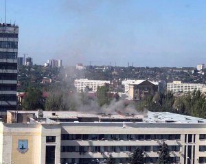 У Донецьку "бавовна" – димить будівля окупаційної адміністрації