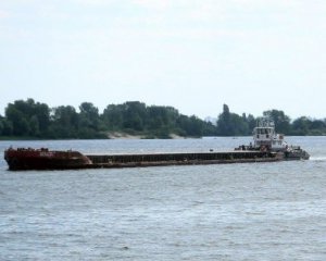 ЗСУ на півдні знищили баржу, яку росіяни використовували в якості переправи