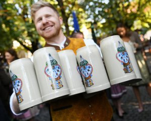 В Мюнхене после двух лет "ковидного" перерыва открыли Октоберфест