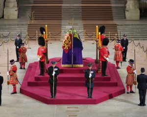 Світ проводить королеву Єлизавету II в останню путь: трансляція похорону