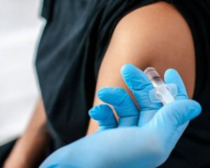 В Украине разрешили вторую бустерную прививку от Covid-19 – кому рекомендуют