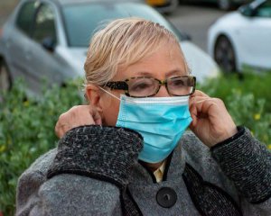 Головний санлікар відповів, чи повернуть обов'язкове носіння масок через Covid-19