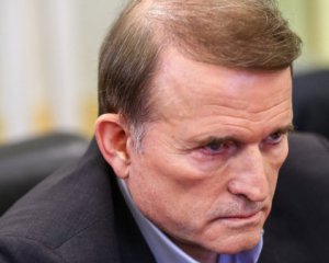 ОП пояснив, чому Путін погодився обміняти Медведчука на "азовців"