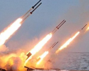 Ракети, авіація й артилерія: росіяни масово обстріляли міста й села України