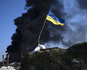 Окупанти скинули на українських військових контейнери з отрутою – деталі