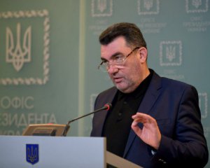 Данилов рассказал, что Украина согласна обсуждать с РФ