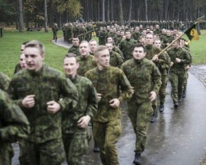 Зеленский отменил призыв на срочную службу осенью и отложил демобилизацию
