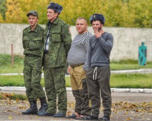 Без одягу й даху над головою: як відбуваєтсья мобілізація в РФ