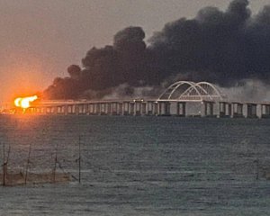 Взрывной волной разбивало стекла – очевидцы о &quot;хлопке&quot; на Крымском мосту