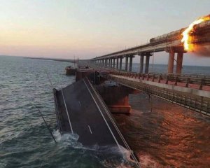 &quot;Все незаконне має бути знищене&quot; – в ОП прокоментували руйнування Кримського мосту