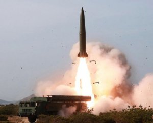 Північна Корея знову випустила ракети в бік Японії