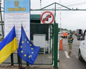 Чи виїжджали українці за кордон під час масованих обстрілів ‒ прикордонники назвали цифри