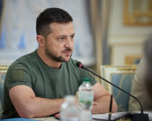 Зеленский обратился с критическим заявлением к Красному Кресту