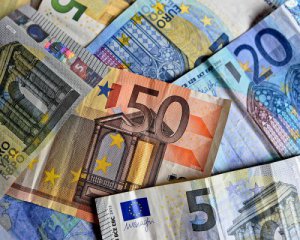 Евро стремительно подешевел: курс валют на 20 октября