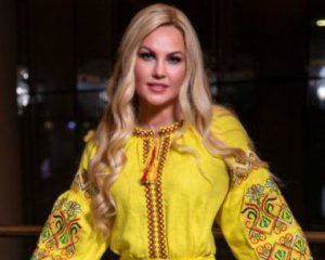 Співачка Камалія вперше з початку війни привезла дітей до України