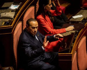 Подоляк відреагував на скандал з Берлусконі: "Був під впливом горілки"
