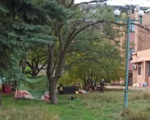 В Мариуполе люди живут в палатках, а оккупанты раздают квартиры &quot;своим&quot;