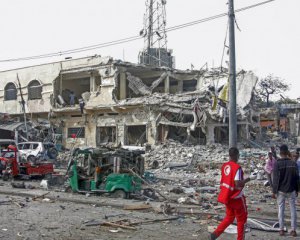 Кількість жертв може збільшитися. Через теракт у Сомалі близько 100 загиблих і 300 поранених