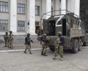 Данилов объяснил, почему в Херсоне исчезают российские триколоры