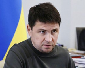 Санкції не головне: Подоляк закликав вдарити по іранських заводах, які роблять БПЛА та ракети