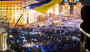 В Україні відзначають День гідності та свободи ‒ історія свята та листівки