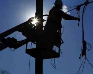Половину Киева аварийно отключают от электричества – КГГА