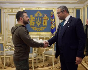 "Підтримуємо вас не словами, а ділом" – глава британського МЗС зустрівся із Зеленським у Києві