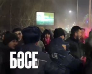 Столица Казахстана разразилась протестами против Токаева: видео