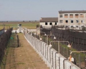 Оккупанты вывезли из колоний Херсонщины тысячи заключенных