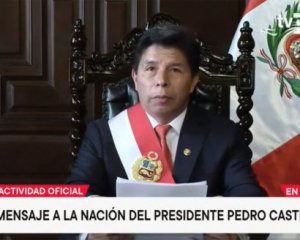 Президент Перу розпустив парламент й оголосив надзвичайний стан