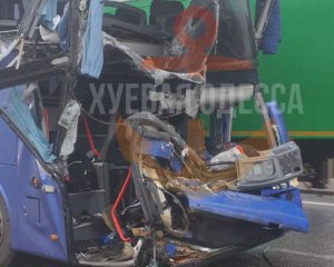 Смертельна аварія на Одещині: пасажирський автобус влетів у фуру