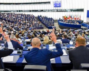 Бывший вице-президент Европарламента подозревается в получении взяток от Катара