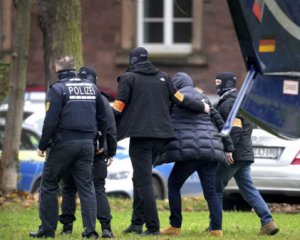 Екстремісти у Німеччині планували штурмувати Бундестаг та вбити Шольца – ЗМІ