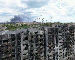 В окупованому Маріуполі росіяни шукають зеків-дезертирів: втікачі озброєні