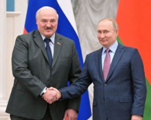 &quot;Уменьшает пространство для маневра&quot; ‒ Путин продолжает давить на Лукашенко