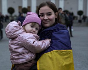 Подавляющее большинство украинцев видят оптимистическое будущее