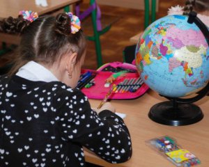 Скільки закладів освіти зруйнували росіяни в Україні: відповідь МОН