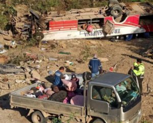Пассажирский автобус сорвался в горное ущелье: множество жертв