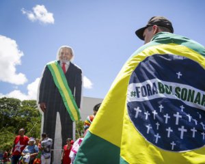 В Бразилии вооруженный мужчина принес на инаугурацию президента взрывчатку