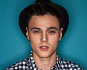 Український виконавець ALEKSEEV показав, як і з ким він зустрів Новий Рік