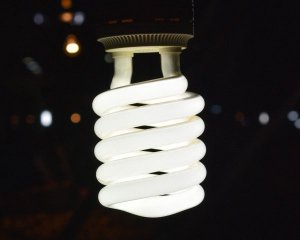 Укрпошта роздаватиме LED-лампи: коли приходити