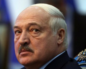 Лукашенко забиратиме громадянство у білорусів