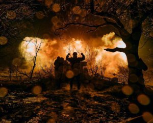 Президент: Бахмут і Соледар тримаються попри все