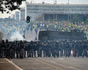 Беспорядки в Бразилии – Болсонару раскритиковал своих сторонников