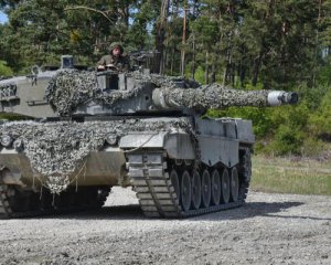 У Польщі сказали, скільки можуть передати Україні танків Leopard