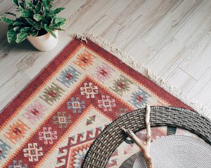 Як відчистити килим за 20 хв: простий та дієвий спосіб