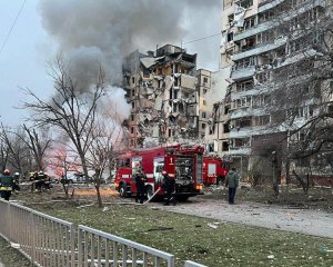 Російський удар по багатоповерхівці ‒ у Зеленського зробили гостру заяву