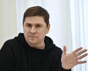 Є простий алгоритм – Подоляк прокоментував відставки у владі