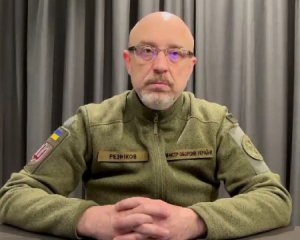 Бити на 300 км: Резніков сказав про потребу у далекобійних ракетах